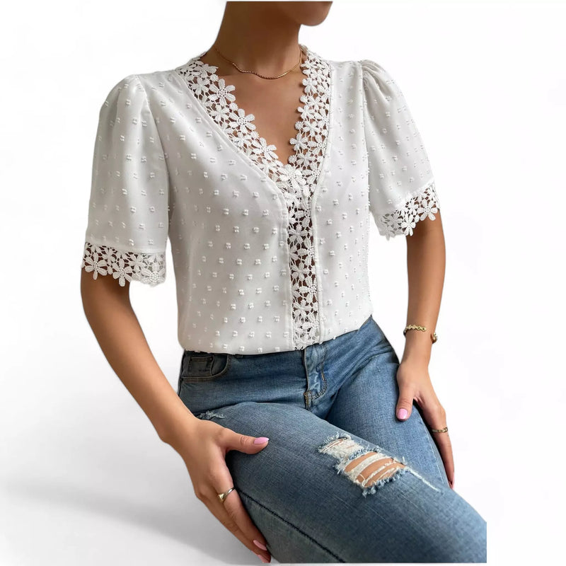 Camiseta Feminina em Renda Floral
