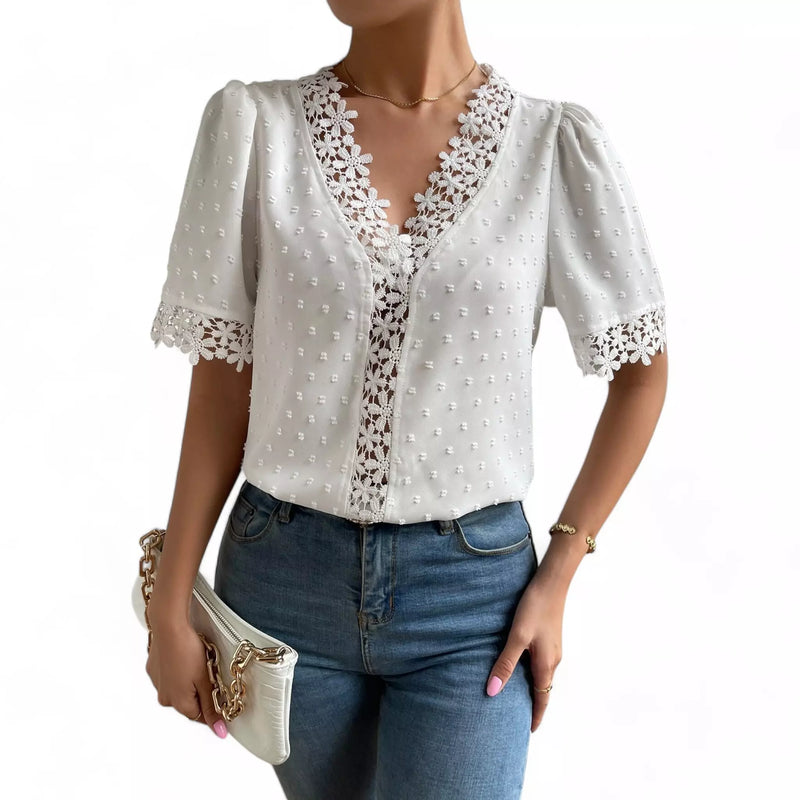 Camiseta Feminina em Renda Floral