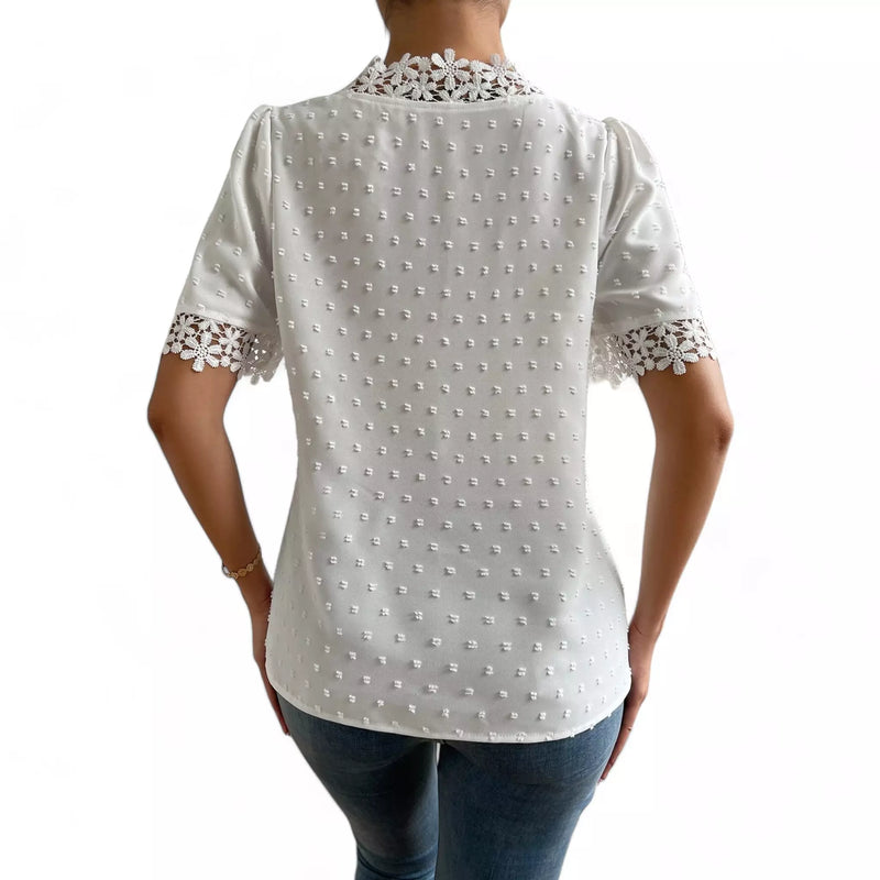Camiseta Feminina em Renda Floral