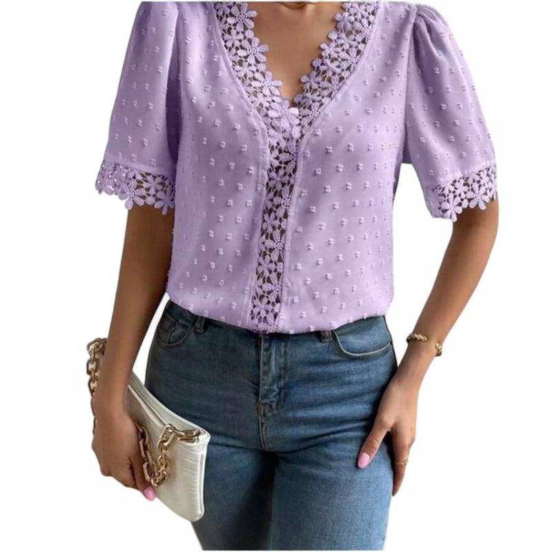 Camiseta Feminina em Renda Floral